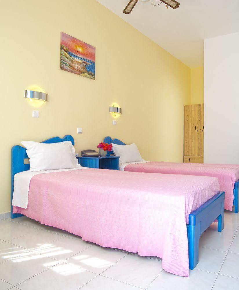 Pelagos Hotel - Apartments Chora Eksteriør billede