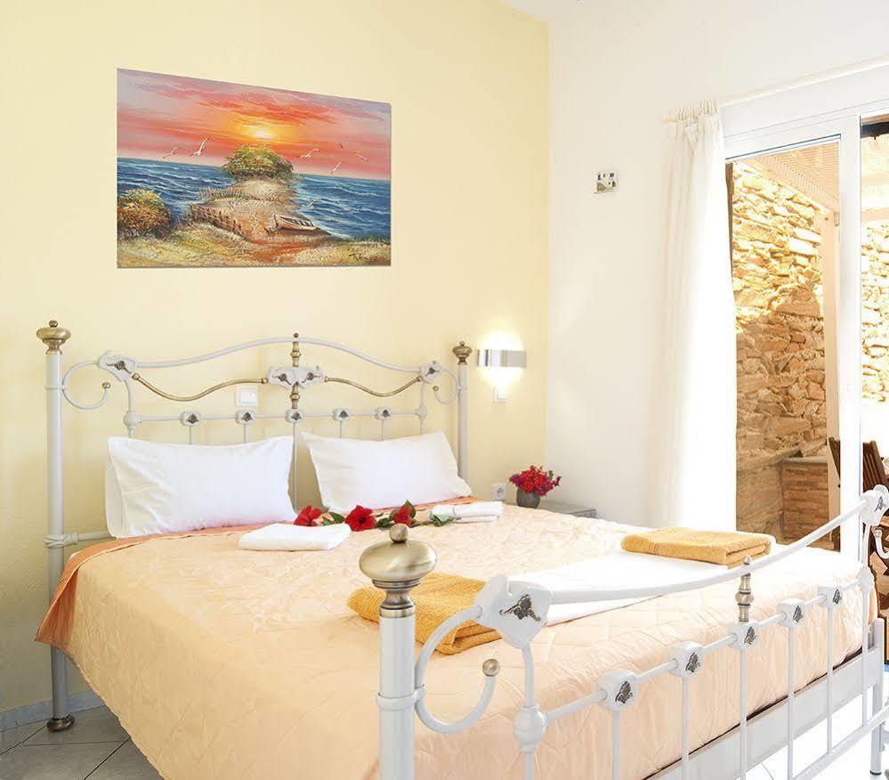 Pelagos Hotel - Apartments Chora Eksteriør billede